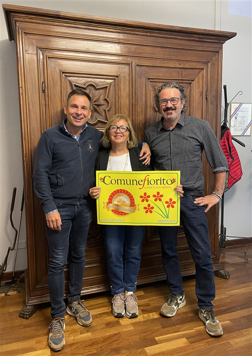 Gattinara si conferma “COMUNE FIORITO”: anche nel 2026 il prestigioso MARCHIO DI QUALITÀ