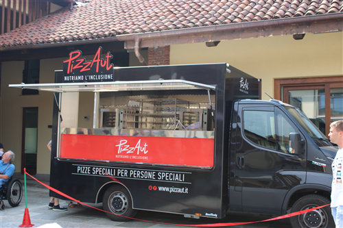 A LUVAÂ® 2026 arriva PizzAutoBus Biella: quando una pizza diventa unoccasione di autonomia, lavoro e futuro